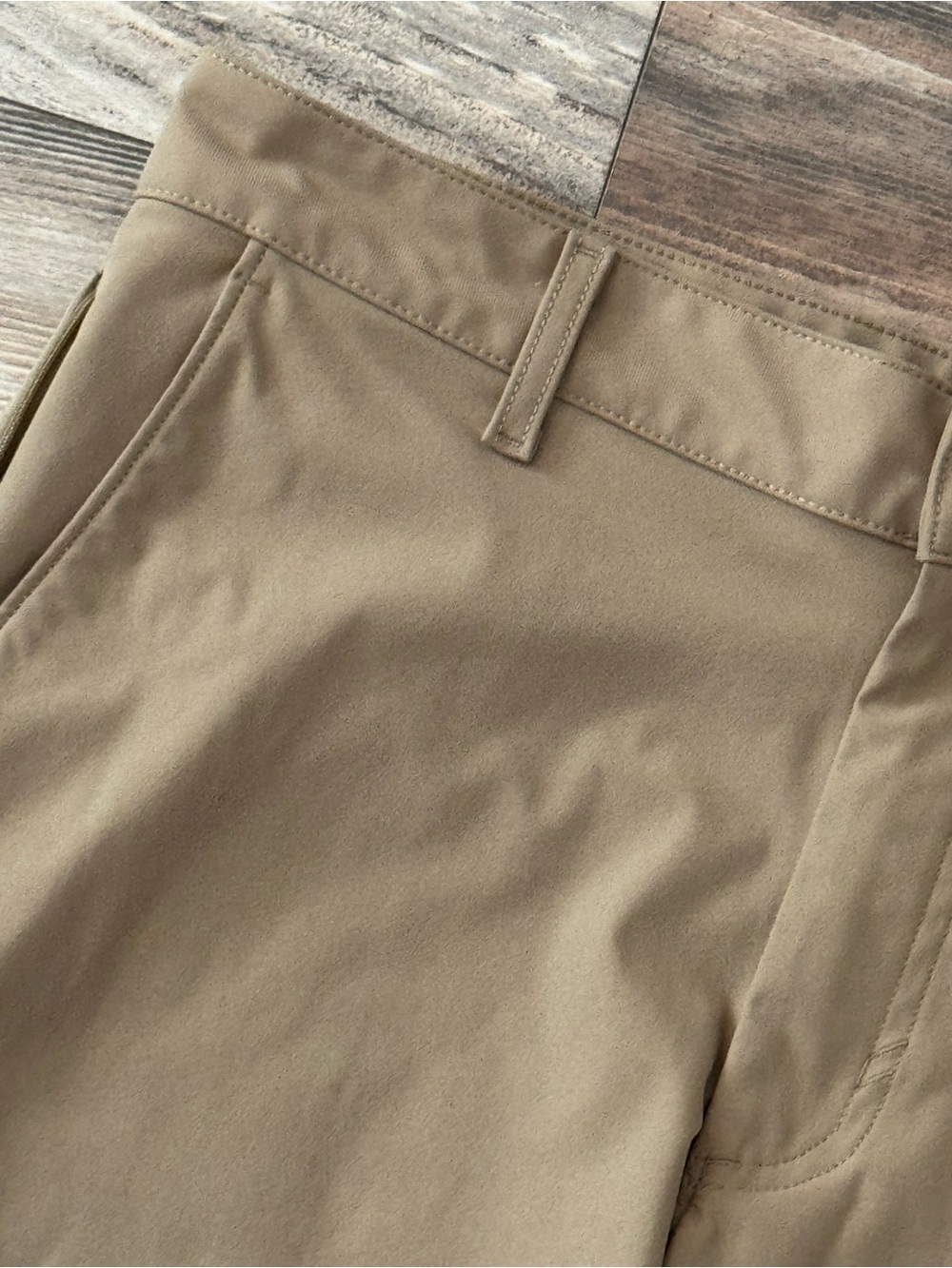 Fabletics The Only Short Khaki Size 32 - Picture 5 of 11